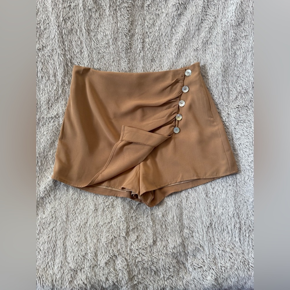COTTON CANDY Sedona shorts tan or camel-colored wrap-style size medium NWT